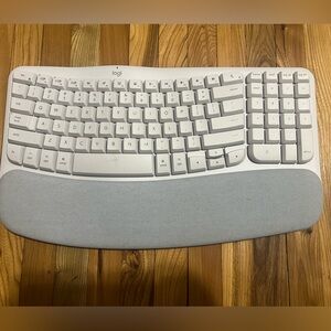 Logitech White Curved Keyboard with Wrist Support